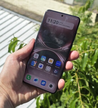 Vivo X200 Ultra smartphone luminosité de l'écran à l'extérieur