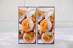 Le Galaxy S22 Ultra à côté de l'Axon 40 Ultra. (Source de l'image : UniverseIce)