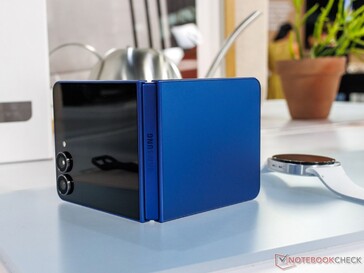 Galaxy Charnière du Z Flip 7 (source de l'image : Notebookcheck)