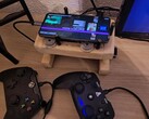 Le Google Pixel 8 transformé en dock d'émulation de console