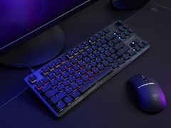 Clavier Turtle Beach Vulcan II TKL et souris de jeu sans fil Burst II Pro sur le bureau (Image source : Turtle Beach PR)