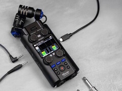 Zoom dévoile l'enregistreur H5studio Handy Recorder avec de grands microphones capables de capturer des enregistrements audio de haute qualité sur le plateau de tournage. (Source de l'image : Zoom)