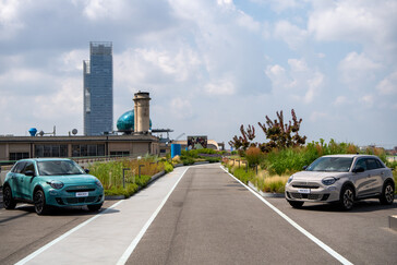 La palette de couleurs choisie par Fiat pour la 600e complète assez bien son look rétro. (Source de l'image : Fiat)