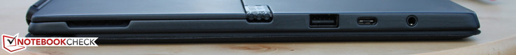A gauche : USB 3.0, USB de type C Gen2 avec Thunderbolt 3 (et entrée secteur), prise écouteurs - microphone.