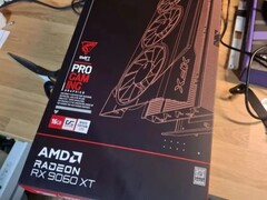 La variante XFX Pro Gaming de la future Radeon RX 9060 XT (Source de l&#039;image : uesato_hinata sur Reddit)
