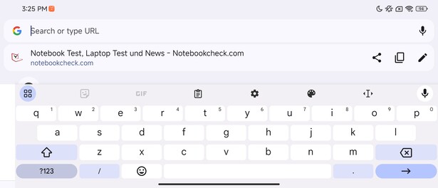 Clavier sur l'écran extérieur, en mode paysage (Google Gboard)