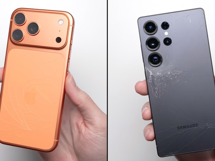 Dos de l'iPhone 17 Pro Max (à gauche) et du Galaxy S25 Ultra (à droite) après un test de chute d'un mètre. (Source de l'image : PhoneBuff sur YouTube, capture d'écran)