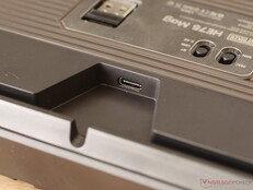 Canal de câblage, commutateurs de système d'exploitation et de connectivité, et stockage de clés électroniques.