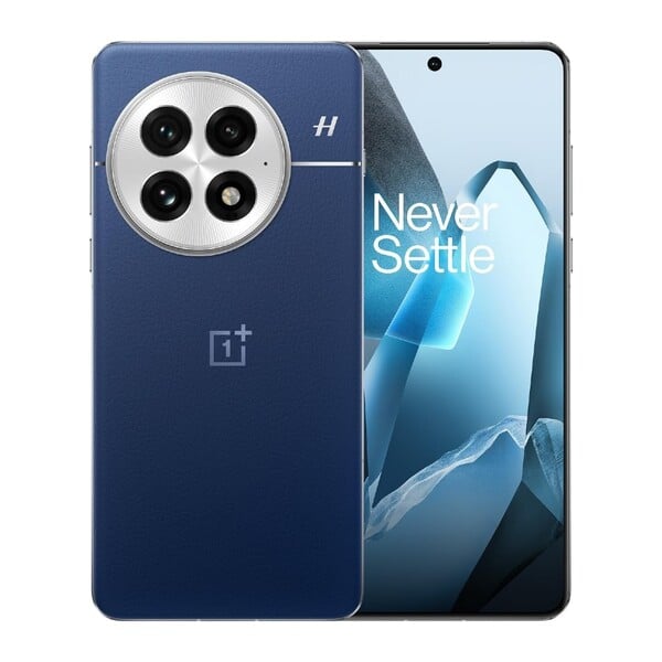 Le OnePlus 13 Midnight Ocean est exclusif à la version 512 Go. (Source de l'image : OnePlus)