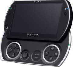 La PSP Go disposait d'une manette coulissante unique et une configuration similaire pourrait bientôt être disponible pour votre iPhone (Image source : Amazon)
