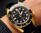 La nouvelle montre Prospex Muay Thai de Seiko en édition limitée, photographiée au poignet avec un bracelet en caoutchouc noir. (Source de l'image : @SeikoLeaks sur YouTube)