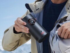 Le projecteur laser Nebula Capsule 3 d'Anker, mis à jour, est équipé de Google TV. (Source de l'image : Anker)