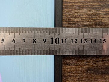 Encadrements latéraux étroits