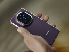 Huawei prévoit de commercialiser le Mate X7 en plusieurs couleurs, et non pas uniquement dans la version violette présentée ici. (Source de l'image : Huawei)