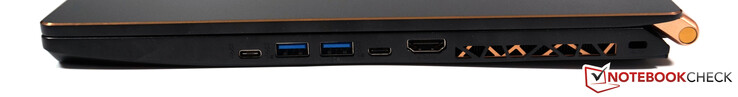 Côté droit : USB C 3.2 Gen1, 2 USB-A 3.2 Gen2, Thunderbolt 3, HDMI 2.0, verrou de sécurité Kensington.