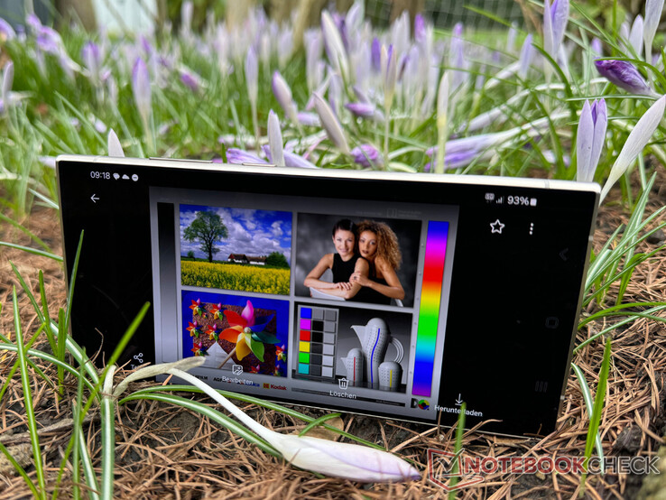 Le revêtement antireflet de Samsung en action sur le Galaxy S24 Ultra. (Source de l'image : Notebookcheck)