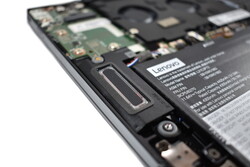 Haut-parleurs en bas : ThinkPad Z13