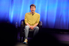 Sam Altman a plaidé en faveur d&#039;une &quot;fusion&quot; entre les humains et les machines. (Source de l&#039;image : Jared Charney, MIT)