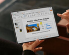 La série Huawei Mate XT est pour l'instant le seul smartphone triplement pliable produit en série (Mate XT en photo). (Source de l'image : Huawei)