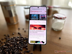 Le Xiaomi 14 est l'un des premiers smartphones à recevoir HyperOS 2.0 au niveau mondial. (Source de l'image : Notebookcheck)