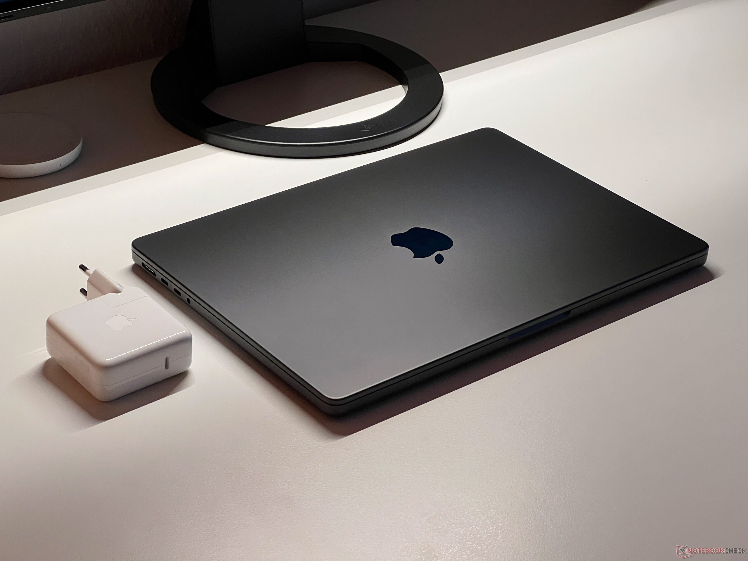 Un coup d'œil à l'intérieur du chargeur USB-C 70W d'Apple