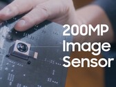 Le nouveau 200 MP de Sony pourrait être jusqu'à 20 % plus grand que l'ISOCELL HP2 du Galaxy 25 Ultra. (Source de l'image : Samsung)