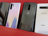 Test d'appareils photo : le Xiaomi Mi 9 face au Huawei P30 Pro face au OnePlus 7 Pro face au Samsung Galaxy S10 Plus. Le OnePlus 7 Pro est aimablement fourni par Trading Shenzhen.