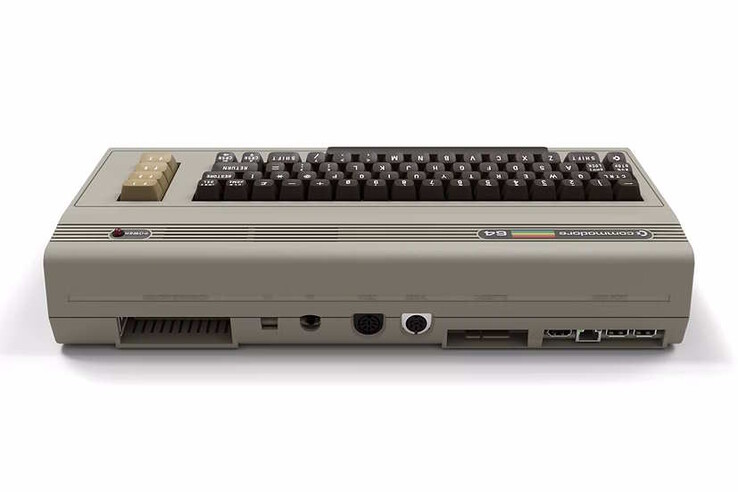 Des connexions modernes et classiques sont disponibles. (Source de l'image : Commodore)