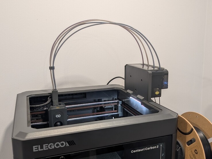 Quatre raccords en PTFE reliant le système Canvas à l'élément chauffant.