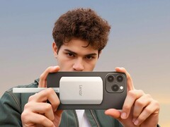 Lexar ES5 : le disque SSD avec USB-C peut se fixer sur des appareils de manière magnétique (Source d&#039;image : Lexar)