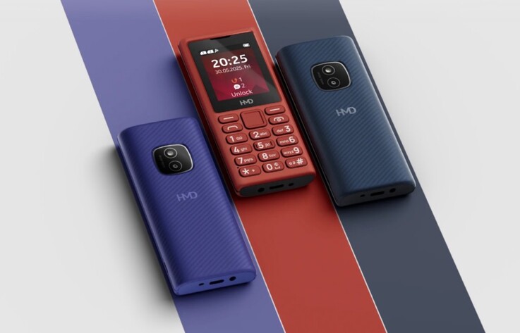 Le HMD 102 4G Pro se distingue par un design repensé, avec un module caméra carré.