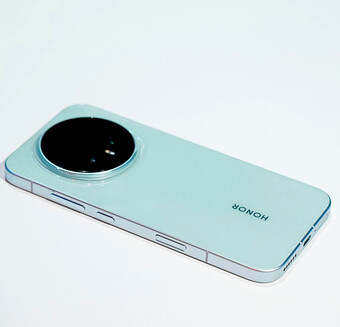 Le nouveau bouton sur le côté (Image source : Honor)