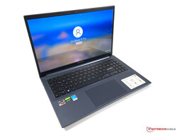 Test de l'Asus VivoBook 15 Pro OLED. Unité de test fournie par campuspoint