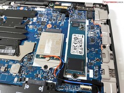 Le SSD M.2-2280 prend en charge PCIe 4.0 et peut être remplacé.