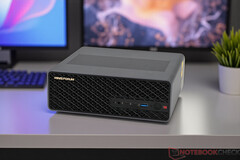 Le MS-S1 Max est désormais disponible en précommande au prix de 2 299 $. Photo : le mini-PC. (Source de l&#039;image : Notebookcheck)