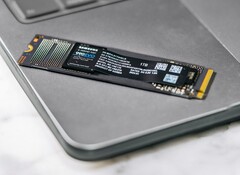 Les disques SSD pourraient devenir beaucoup plus chers dans les mois à venir (sources d'images : Samsung Memory)