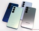 Le successeur du Galaxy S25 (illustré ici) offrirait une plus grande batterie de 4 300 mAh, mais celle-ci est modeste comparée à celle du Xiaomi 16 et d'autres. (Source de l'image : Notebookcheck)
