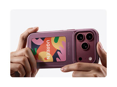 La coque de téléphone Magic E-Ink est disponible en trois coloris. Sur la photo : l’accessoire fixé à l’iPhone 18 Pro.
