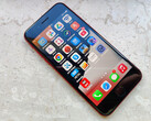 selon certaines informations, l'iPhone SE 4 devrait présenter un nouveau design. (Source : Florian Schmitt)