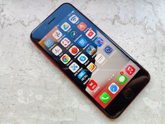selon certaines informations, l&#039;iPhone SE 4 devrait présenter un nouveau design. (Source : Florian Schmitt)