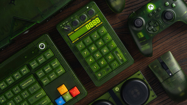 Le Retro 18 Mechanical Numpad complète la gamme d'accessoires de bureau de 8BitDo sur le thème de la Xbox.