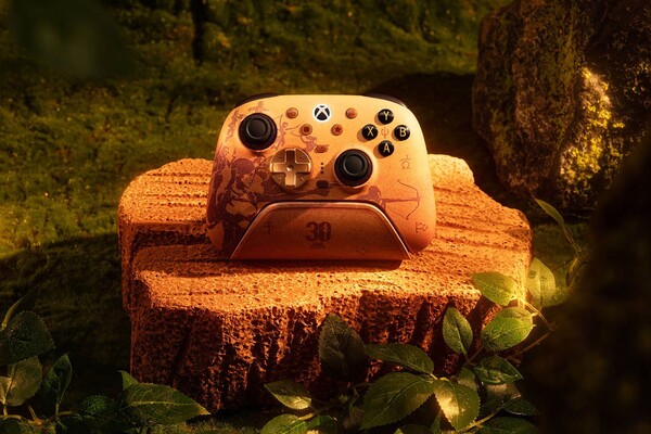 La manette Ultimate 3 Tomb Raider pour Xbox, édition 30e anniversaire de Tomb Raider, peut se connecter sans fil aux consoles Xbox.
