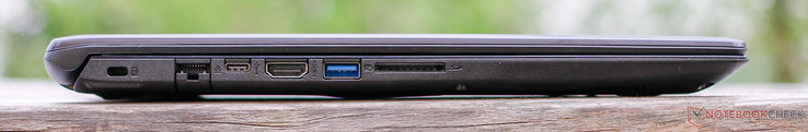 Côté gauche : verrou de sécurité Kensington, Ethernet, USB C 3.0 Gen 1, HDMI, USB A 3.0, lecteur de carte SD.