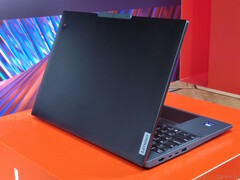 Lenovo ThinkPad P16v Gen 3 (source de l'image : Benjamin Herzig)