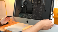 L'iMac 21,5 pouces peut être mis à niveau, mais pas facilement. (Image source : Luke Miani)
