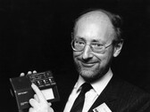 Sir Clive Sinclair a inventé la calculatrice de poche et la série ZX, entre autres appareils. (Image source : Getty Images)