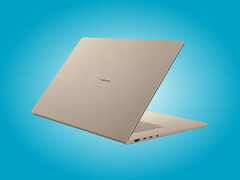 Le Zenbook A16 équipé d'un processeur Snapdragon X est nettement moins cher que son homologue équipé d'un processeur Snapdragon X2.