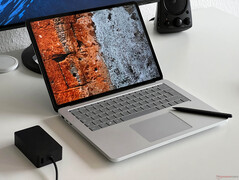 Surface Laptop Studio 2 en mode ordinateur portable, ...