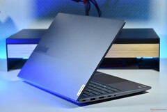 Cet ordinateur portable Lenovo de 14 pouces montre à quel point les PC équipés de 32 Go de RAM deviennent chers