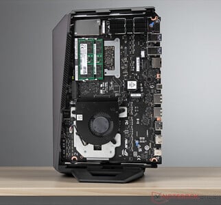 Asus ROG NUC 15 sans couvercle latéral